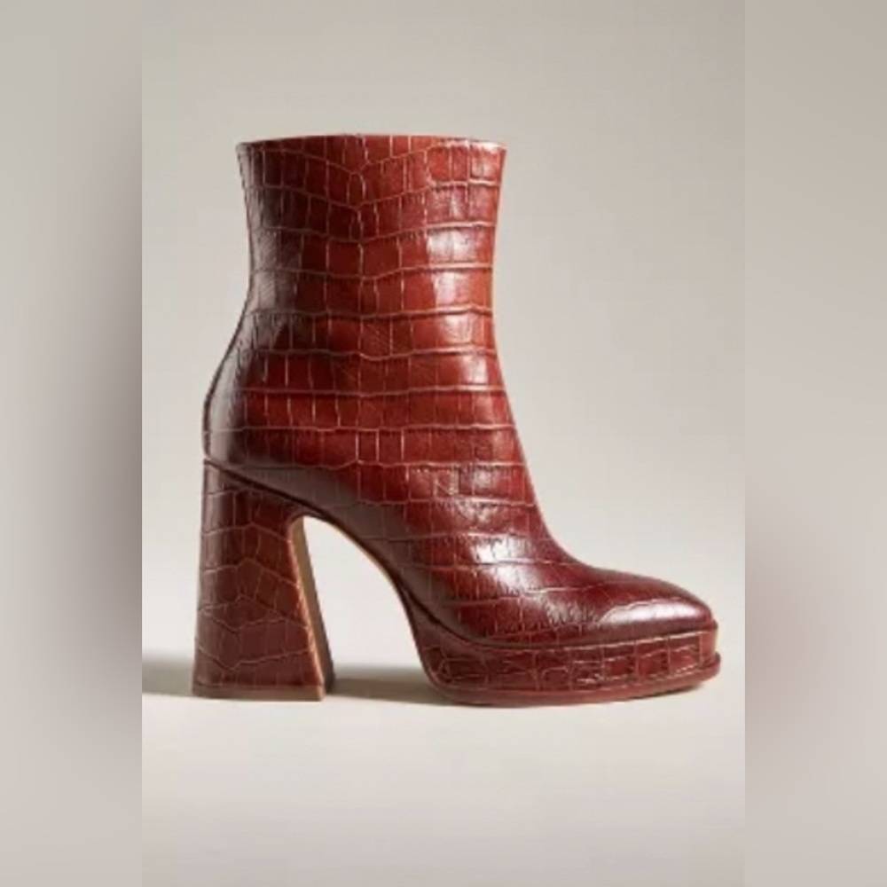 DOLCE VITA from Anthro. 🆕 ‘Lochly’ Boots. Size 39. NIB, Gorg coffee color 😍